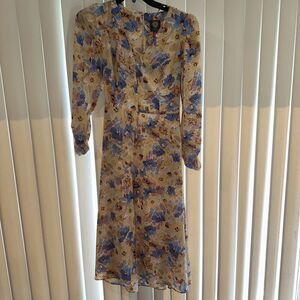 Vince Camuto Floral Long Sleeve Back Cutout Midi Dress. Size 6. NWT. $158. 2